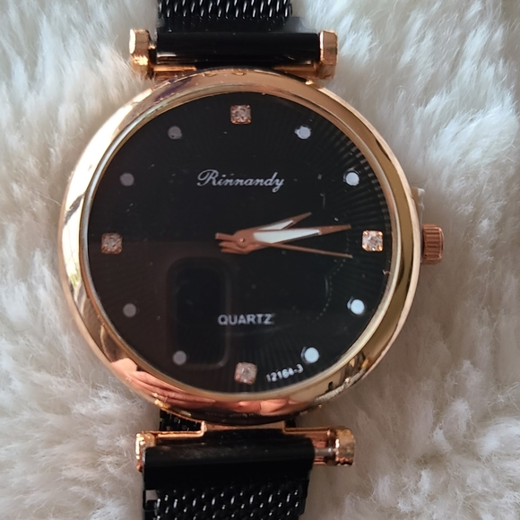 NWOT Rinnandy Quartz Watch and Bracelet Set - Picture 3 of 4